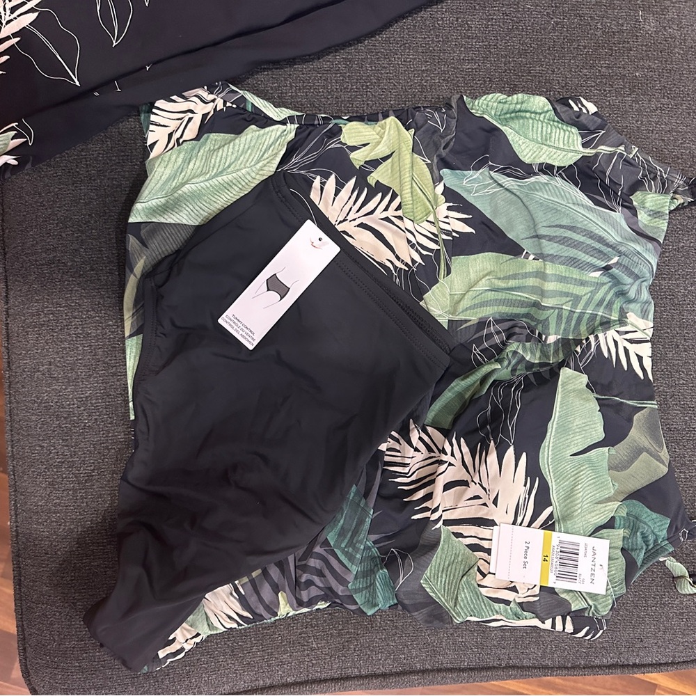 Tankini set with matching palazzo pants - Picture 6 of 10